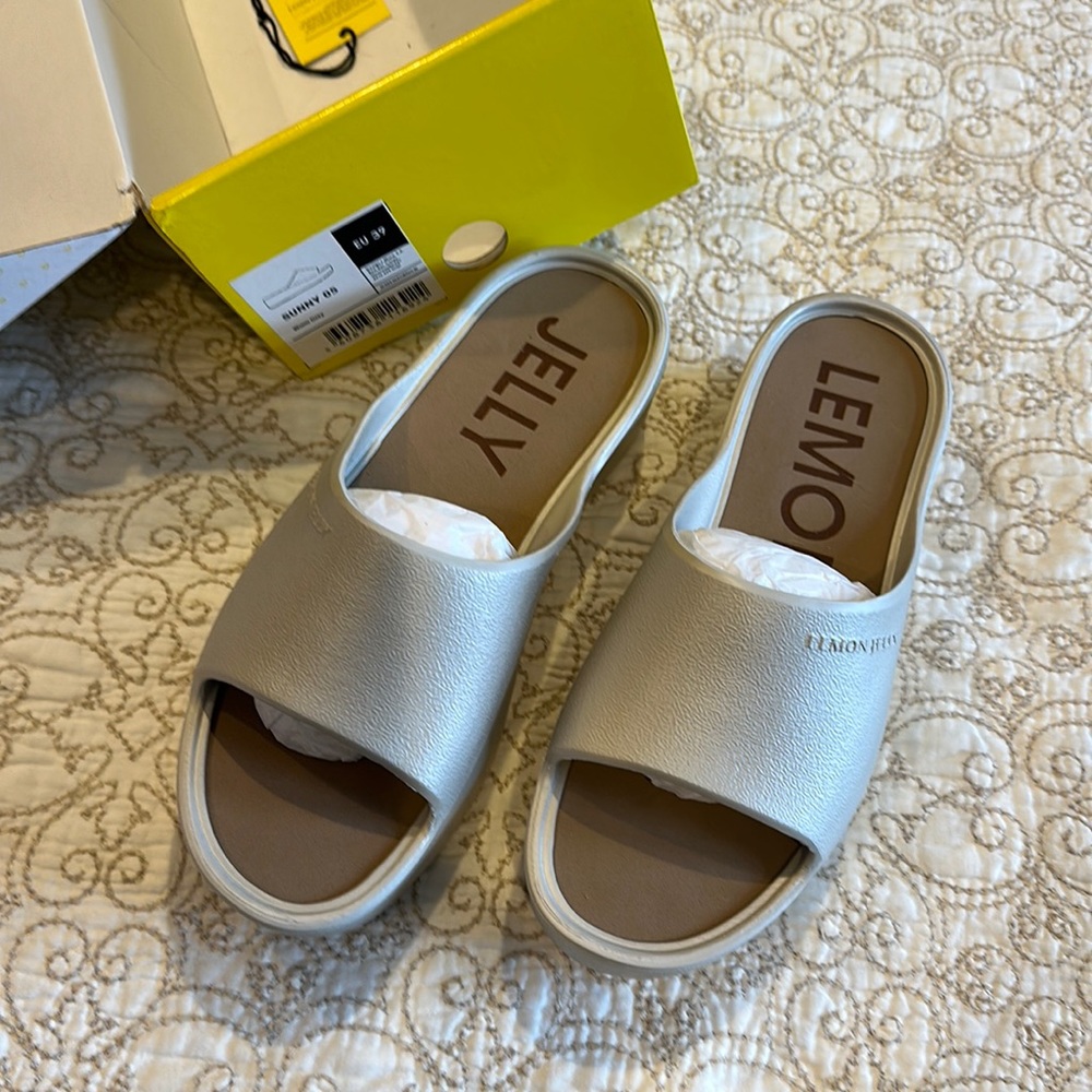 Lemon Jelly platform slides